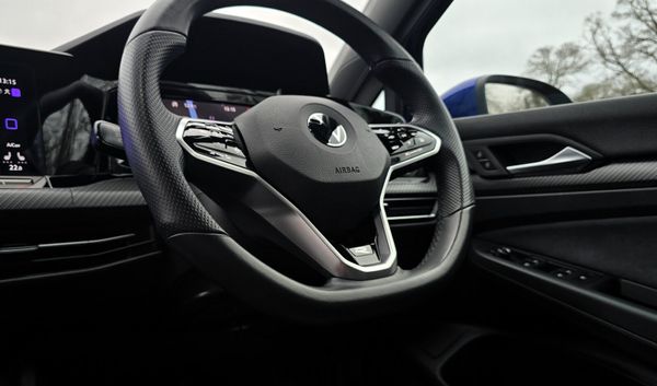 🔥 2022 VW Golf 1.5 TSI 130HP R-Line 374876777