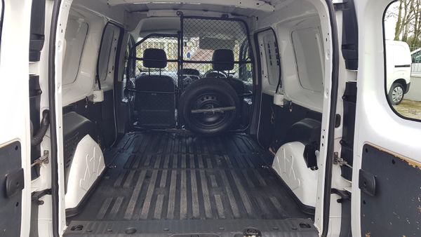 Renault Kangoo192 D MAXI LOW KM VAT INVOICE 374906373