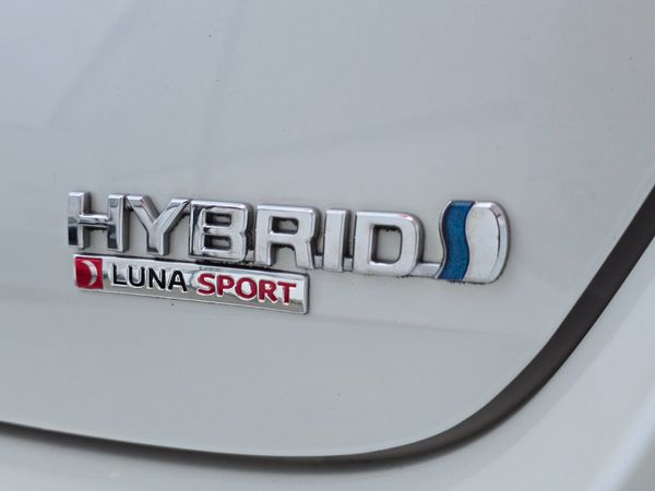 2018 Toyota Auris LUNA SPORT MODEL NICE EXTRAS 374923425