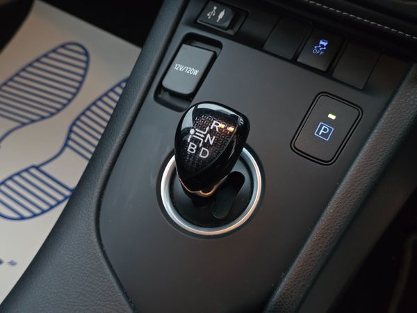 2018 Toyota Auris LUNA SPORT MODEL NICE EXTRAS 374923437