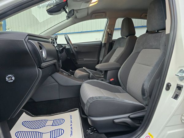 2018 Toyota Auris LUNA SPORT MODEL NICE EXTRAS 374923431