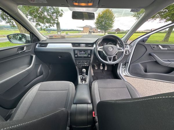 Skoda Rapid 2015 Spaceback Ambtion low mileage 374956364