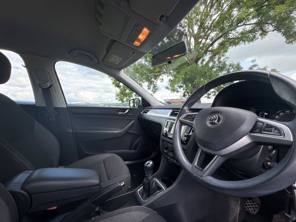 Skoda Rapid 2015 Spaceback Ambtion low mileage 374956368