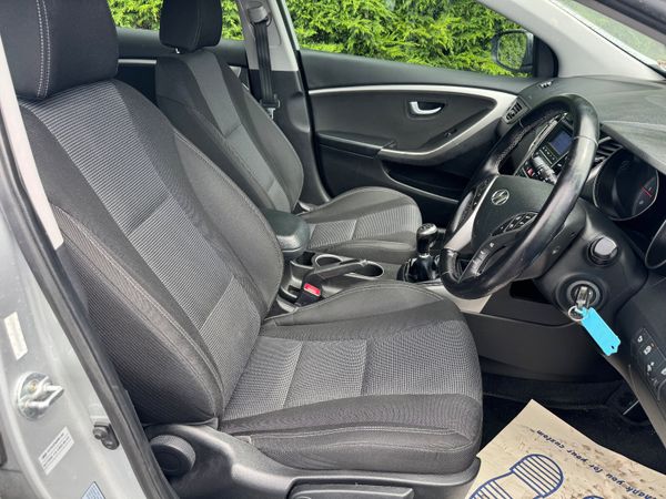 Hyundai i30 2015 CRDi 1.7 DIESEL DELUXE 374962345