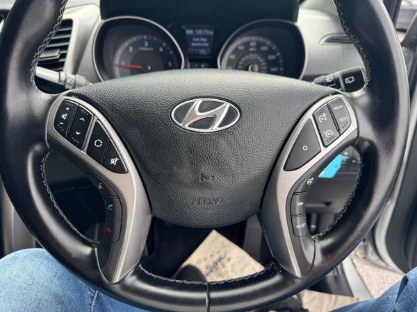 Hyundai i30 2015 CRDi 1.7 DIESEL DELUXE 374962340