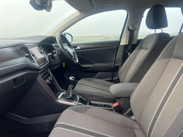 2019 Volkswagen T-Roc SE 1.6 TDI 374974139