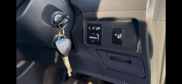 Toyota Corolla 2012 1.3 petrol 374978609