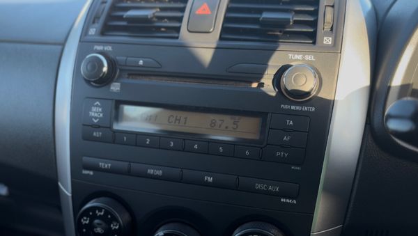 Toyota Corolla 2012 1.3 petrol 374978601