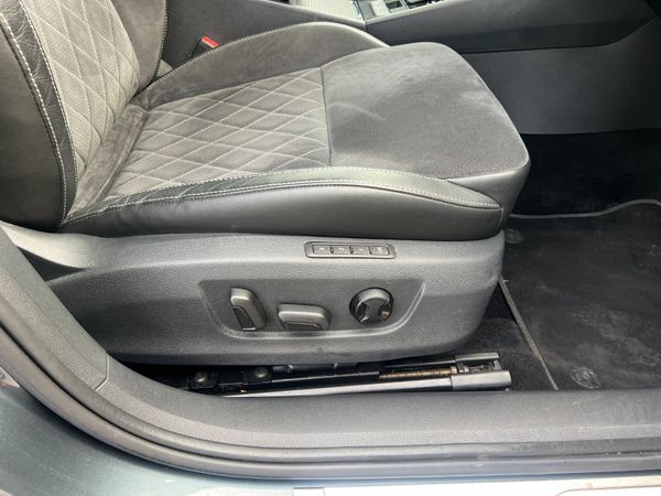 2020 (202)  Skoda Superb Sportline Plus PHEV PanRo 374973763