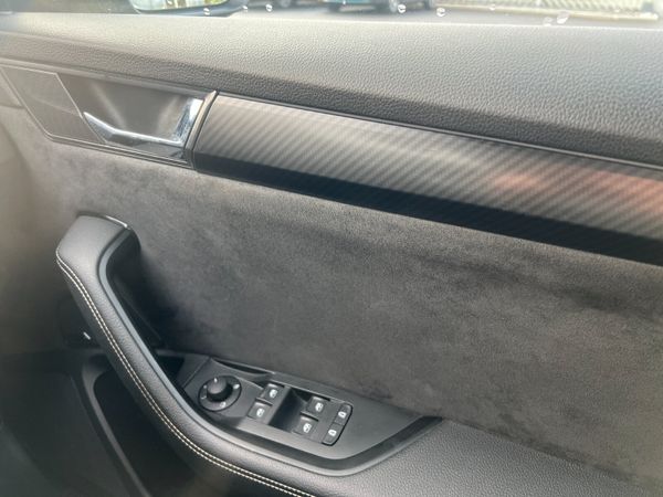 2020 (202)  Skoda Superb Sportline Plus PHEV PanRo 374973778