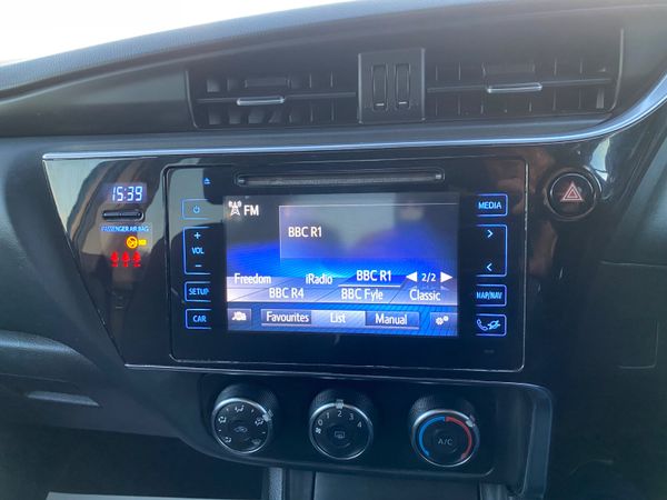 Toyota Corolla 2017 374989678