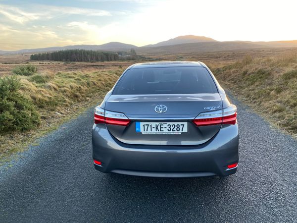 Toyota Corolla 2017 374989672