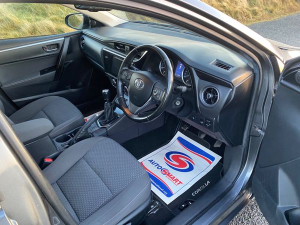 Toyota Corolla 2017 374989680