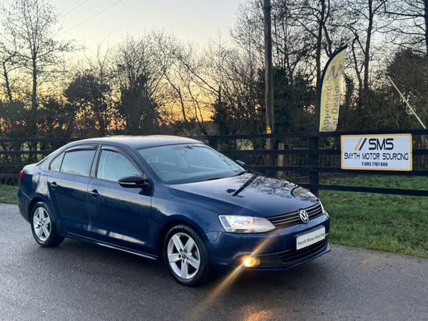 141 Volkswagen Jetta 1.6Tdi Bluemotion 375031085