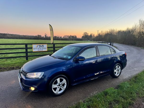 141 Volkswagen Jetta 1.6Tdi Bluemotion 375031094