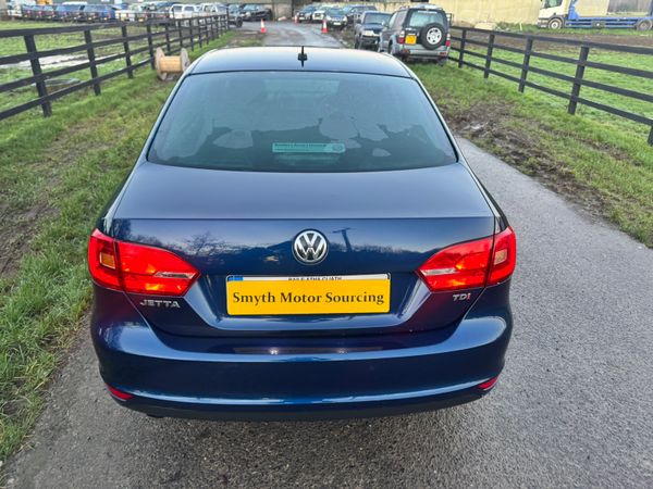 141 Volkswagen Jetta 1.6Tdi Bluemotion 375031099