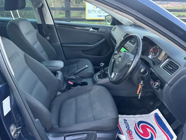 141 Volkswagen Jetta 1.6Tdi Bluemotion 375031106