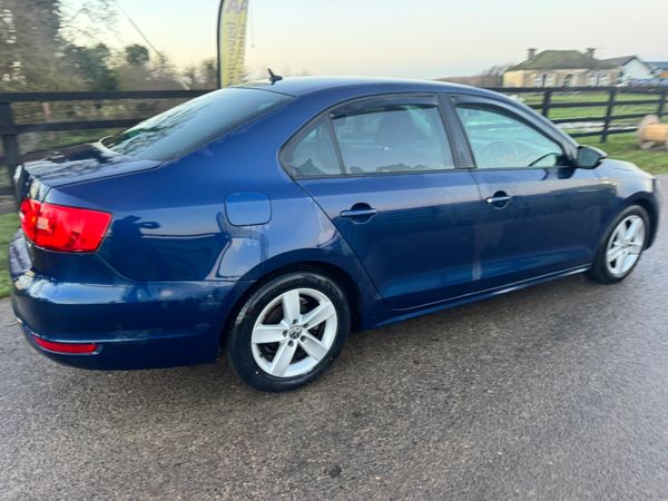 141 Volkswagen Jetta 1.6Tdi Bluemotion 375031102