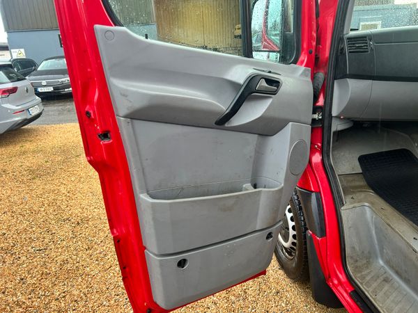 VW CRAFTER MWB 2.0 TDI ** price plus vat** 375050225