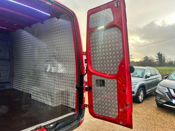 VW CRAFTER MWB 2.0 TDI ** price plus vat** 375050230