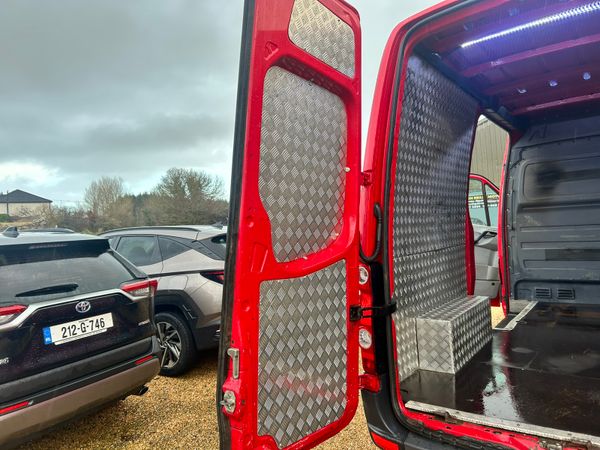 VW CRAFTER MWB 2.0 TDI ** price plus vat** 375050231