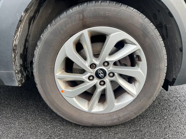 2016 (162) Hyundai Tucson SE Nav 1.7 CRDI 375067536