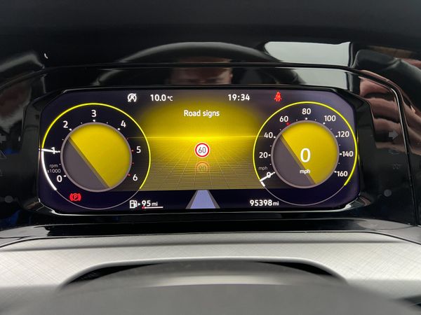 2021 (212) Volkswagen Golf Life 2.0 TDI 375061398