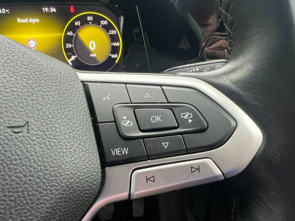 2021 (212) Volkswagen Golf Life 2.0 TDI 375061392