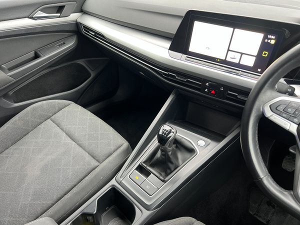 2021 (212) Volkswagen Golf Life 2.0 TDI 375061400