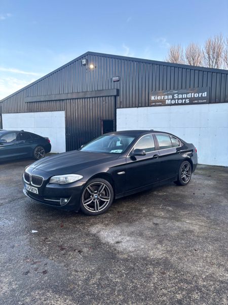 BMW 5-Series 2011 375090833