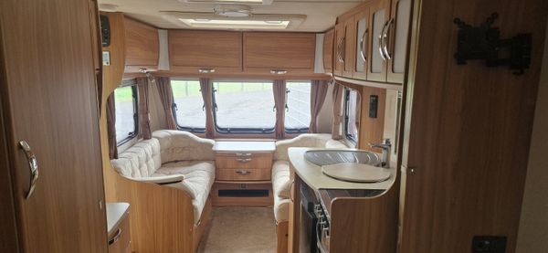 Lunar Clubman Island bed caravan 375128819