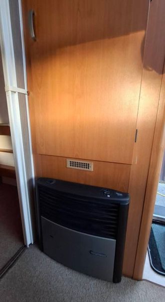 Bailey Ranger fixed bed caravan 375129149