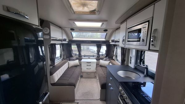 Swift Sterling Elite caravan 375130225