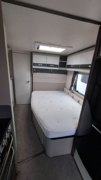 Swift Sterling Elite caravan 375130227