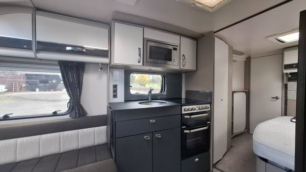 Swift Sterling Elite caravan 375130230