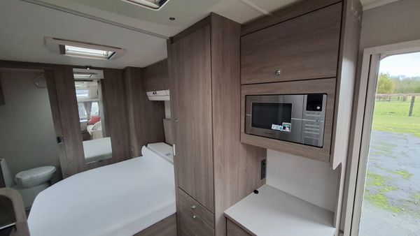 Compass Kensington Island bed caravan 375131219