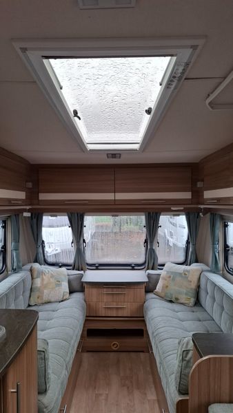 Lunar Quasar 4 berth caravan 375131396