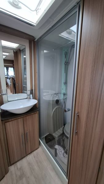 Lunar Quasar 4 berth caravan 375131405