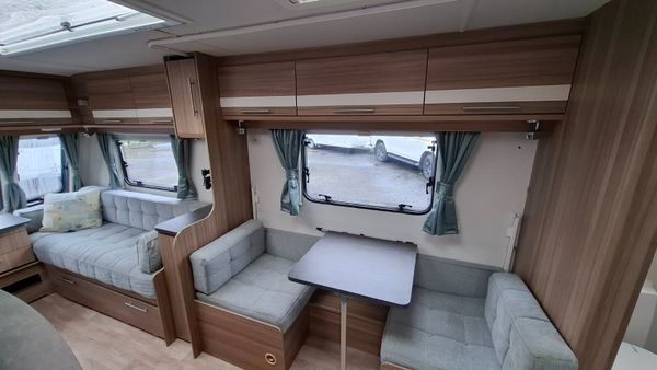 Lunar Quasar 4 berth caravan 375131407