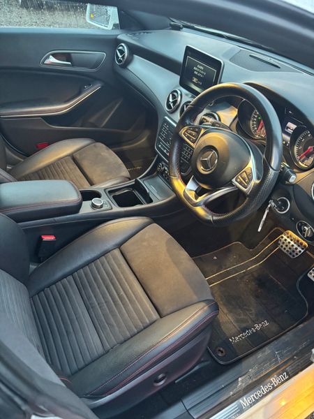 Mercedes-Benz CLA180 375158062