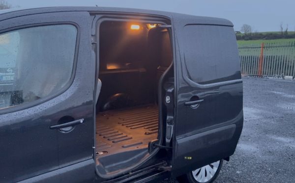 Citroen Berlingo 2012  3 seater 375152860