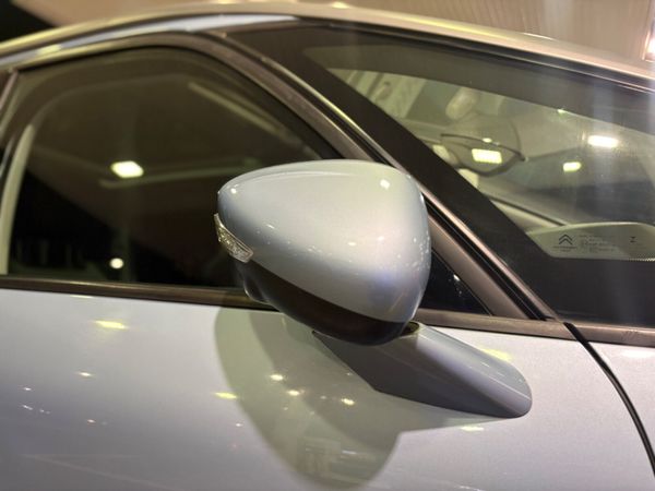 SUPER HIGH SPEC PETROL AUTO 7 SEAT 375169231