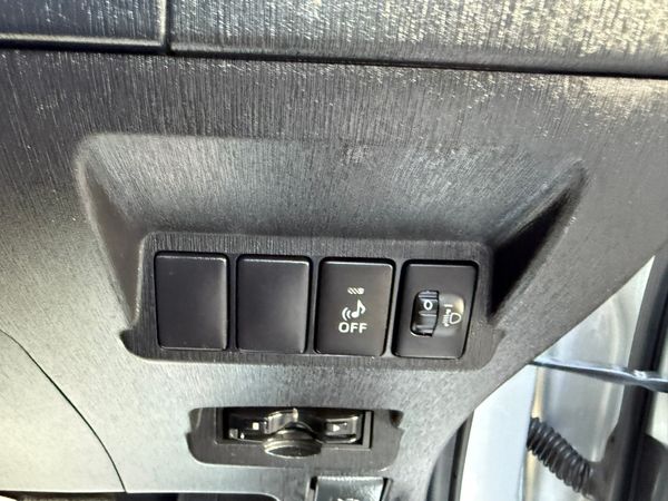 2015 Toyota Prius Plus/alpha1.8 Hybrid auto 7Seate 375162002