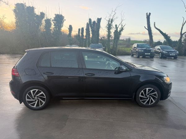 2019 (192) Volkswagen Golf  Match 1.6 TDI 375188360