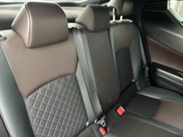 TOYOTA C-HR 2018, 1.8 HYBRID AUTO LOW KM HIGH SPEC 375266546