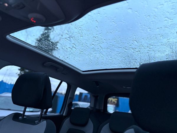 SUPER HIGH SPEC PETROL AUTO 7 SEAT 375322219