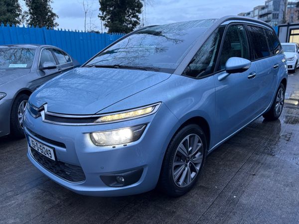 SUPER HIGH SPEC PETROL AUTO 7 SEAT 375322230