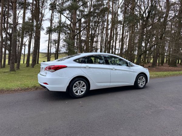 Hyundai i40 2017 1.7 Diesel 1 Owner 375406629