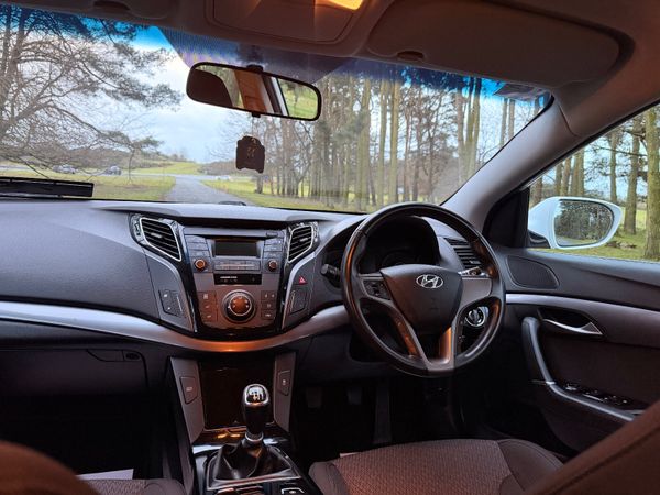 Hyundai i40 2017 1.7 Diesel 1 Owner 375406697