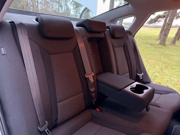 Hyundai i40 2017 1.7 Diesel 1 Owner 375406724